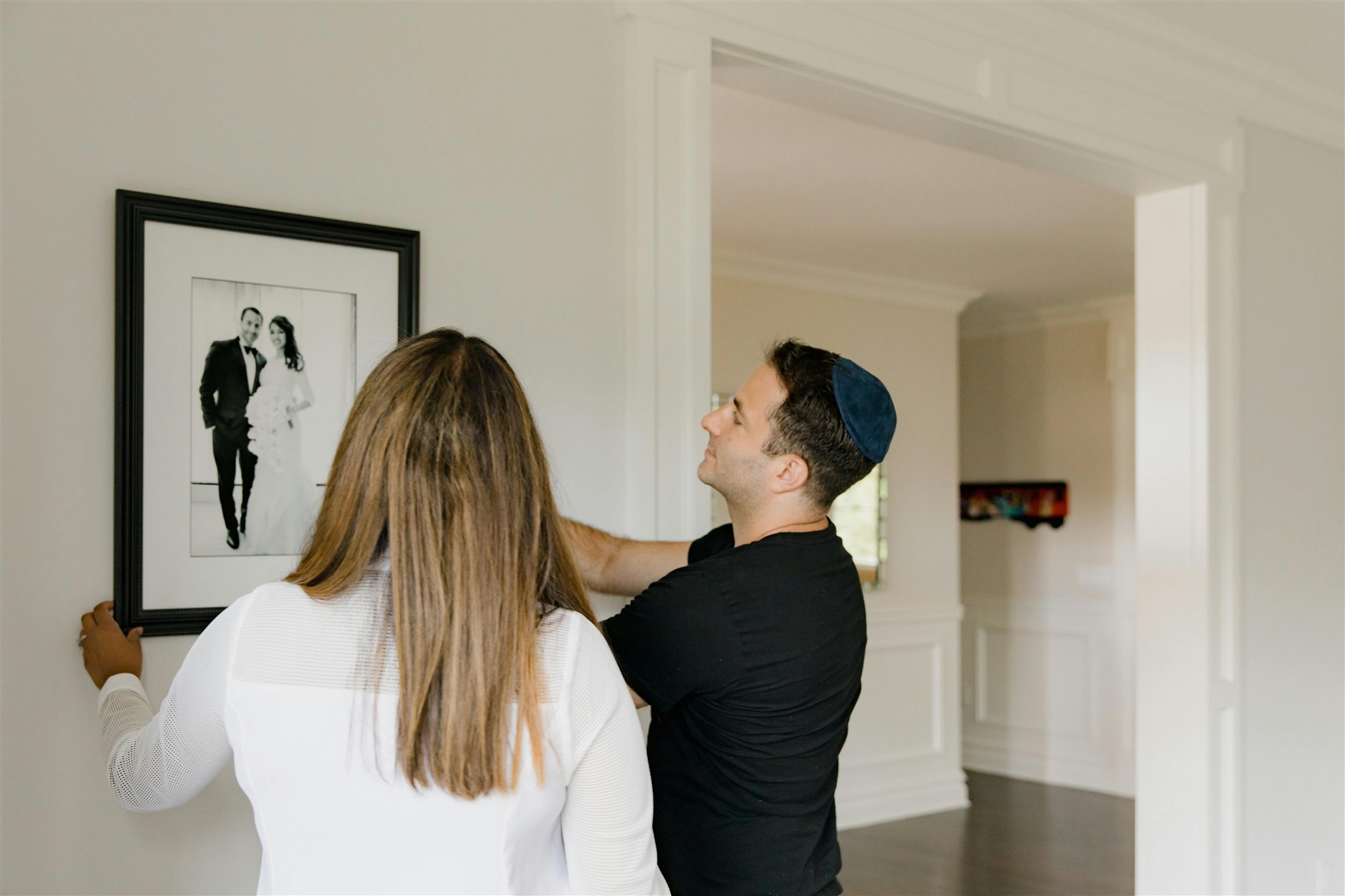 Hang Pictures